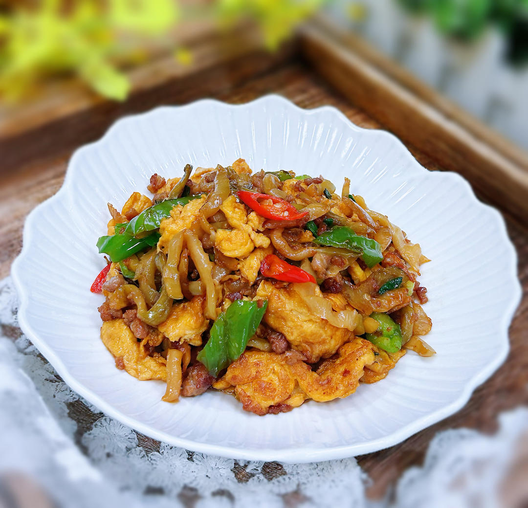 肉末鸡蛋炒榨菜的做法